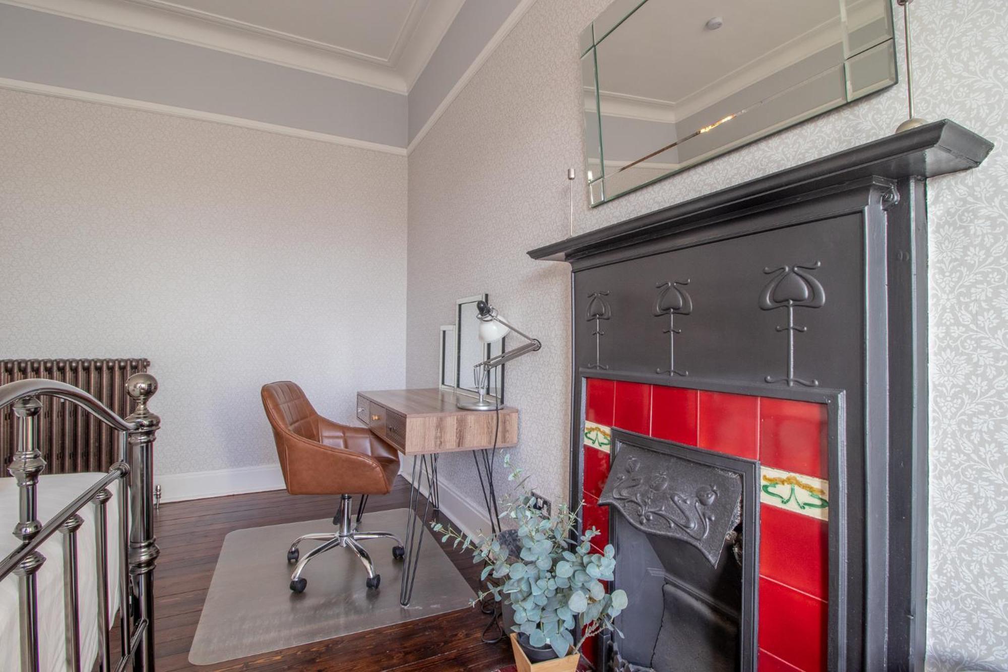 Pass The Keys Beautiful, Traditional 2 Bed Flat W Free Parking Glasgow Exterior foto