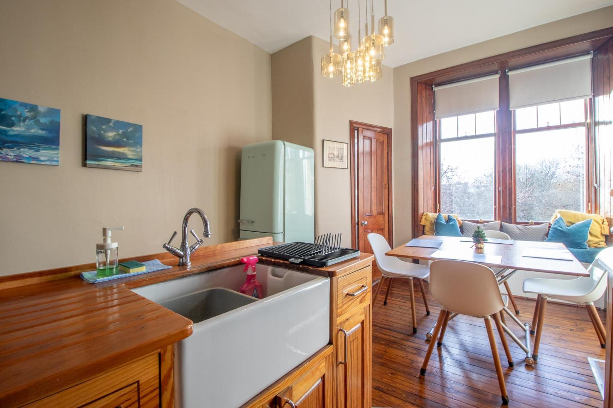 Pass The Keys Beautiful, Traditional 2 Bed Flat W Free Parking Glasgow Exterior foto